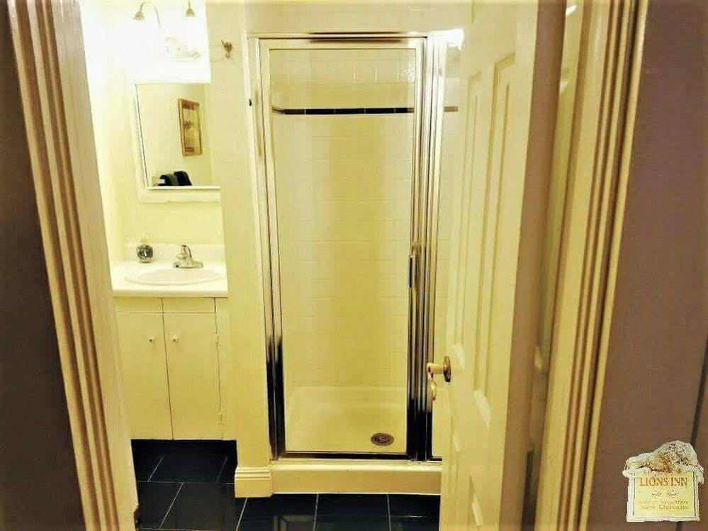 Lion'S Inn Bed And Breakfast นิวออร์ลีนส์ ภายนอก รูปภาพ